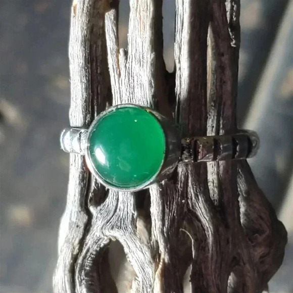 Artisan India Green Jade 925 Sterling Silver Plated Gemstone Ring Size 7 - Picture 2 of 9
